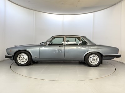 Lot 83 - 1986 Jaguar XJ12