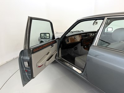 Lot 83 - 1986 Jaguar XJ12