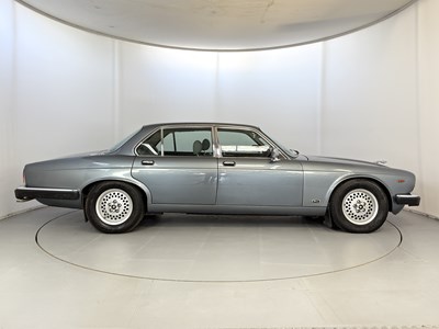 Lot 83 - 1986 Jaguar XJ12