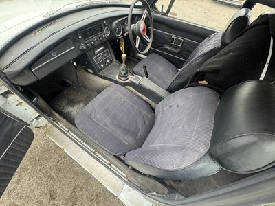 Lot 100 - 1972 MG BGT