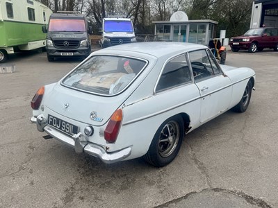 Lot 100 - 1972 MG BGT