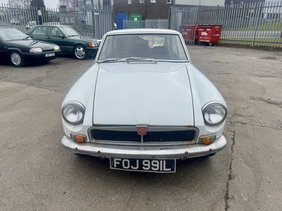 Lot 100 - 1972 MG BGT