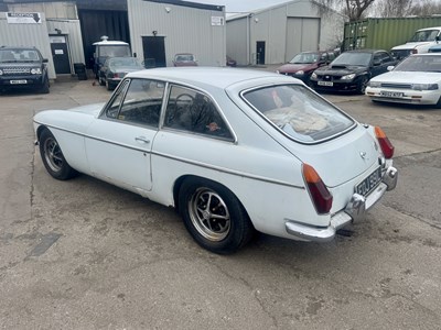 Lot 100 - 1972 MG BGT