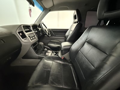 Lot 118 - 2006 Mitsubishi Shogun Warrior