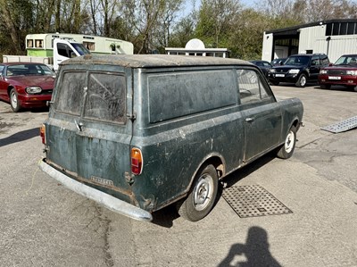 Lot 117 - Bedford HA110