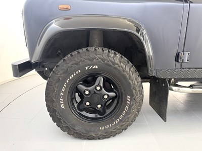 Lot 102 - 2000 Land Rover Defender 90 County