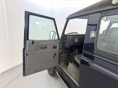 Lot 102 - 2000 Land Rover Defender 90 County