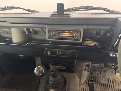 Lot 102 - 2000 Land Rover Defender 90 County