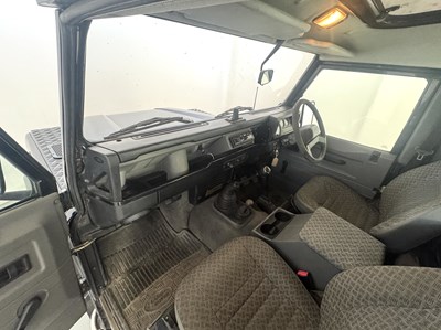 Lot 102 - 2000 Land Rover Defender 90 County
