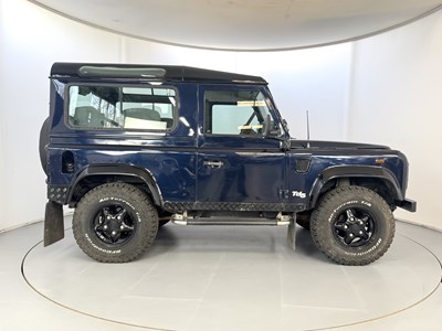 Lot 102 - 2000 Land Rover Defender 90 County
