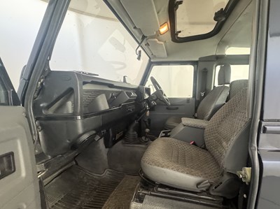 Lot 102 - 2000 Land Rover Defender 90 County