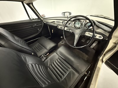 Lot 43 - 1967 Volvo P1800S