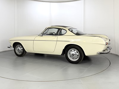 Lot 43 - 1967 Volvo P1800S