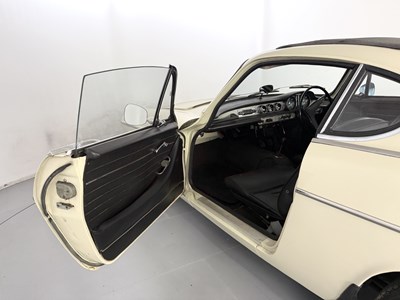 Lot 43 - 1967 Volvo P1800S