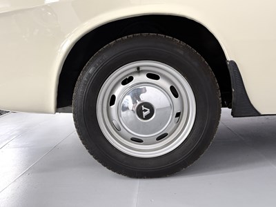 Lot 43 - 1967 Volvo P1800S