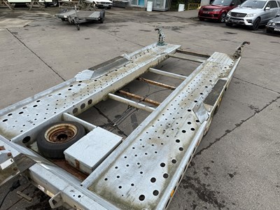 Lot 105 - Ifor Williams Twin Axle Trailer