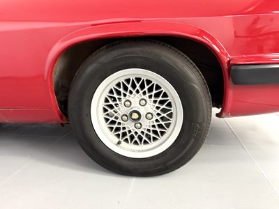 Lot 5 - 1989 Jaguar XJS