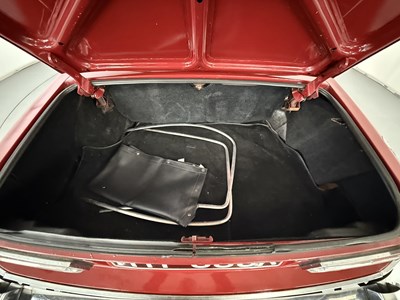 Lot 16 - 1971 Triumph Stag