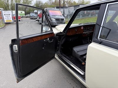 Lot 72 - 1989 Daimler Limo