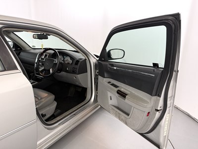 Lot 2007 Chrysler 300C