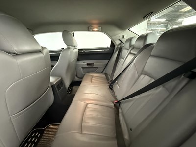 Lot 2007 Chrysler 300C