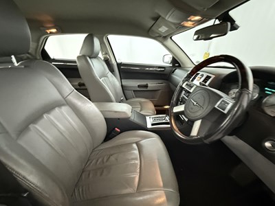Lot 2007 Chrysler 300C