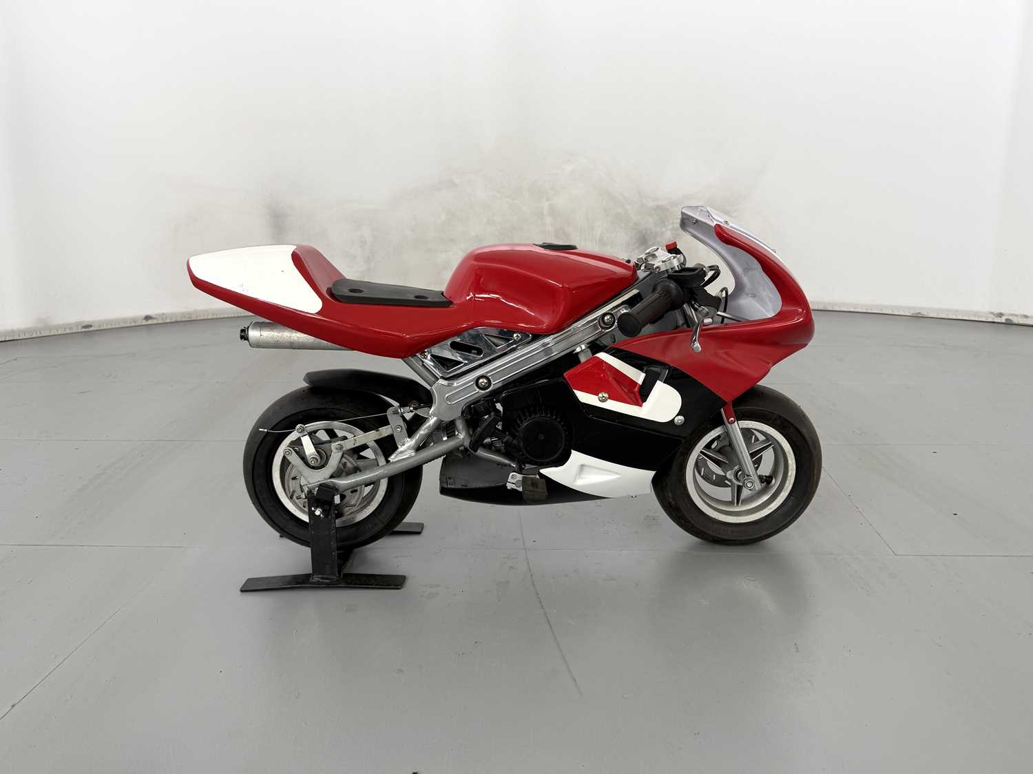 Lot 182 - Mini Moto Racing Motorbike - NO RESERVE