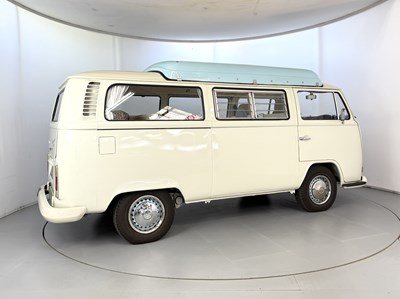 Lot 19 - 1971 Volkswagen T2 Camper