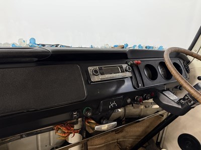 Lot 19 - 1971 Volkswagen T2 Camper