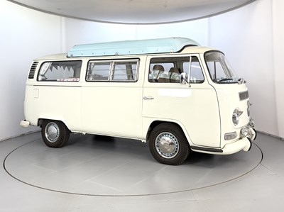 Lot 19 - 1971 Volkswagen T2 Camper