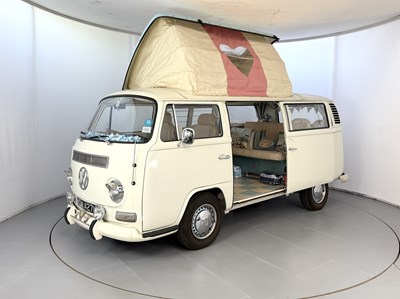 Lot 19 - 1971 Volkswagen T2 Camper