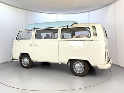 Lot 19 - 1971 Volkswagen T2 Camper
