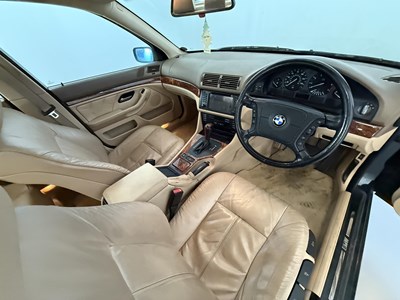 Lot 125 - 1998 BMW 523i