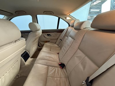 Lot 125 - 1998 BMW 523i