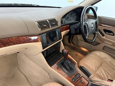 Lot 125 - 1998 BMW 523i