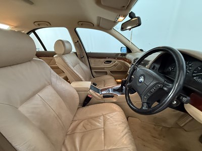 Lot 125 - 1998 BMW 523i