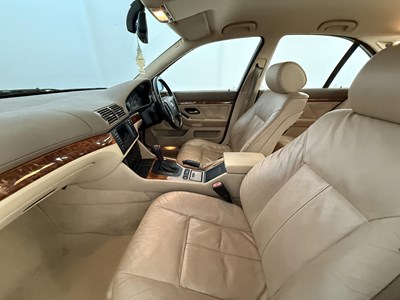 Lot 125 - 1998 BMW 523i
