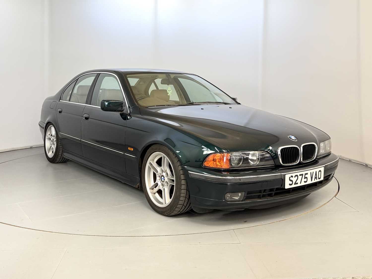 Lot 125 - 1998 BMW 523i