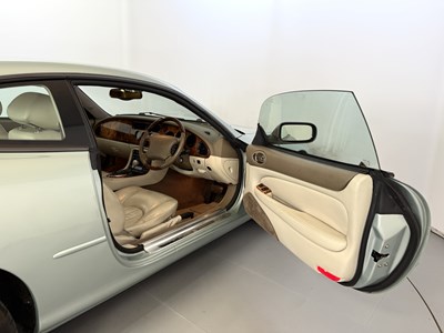 Lot 44 - 2002 Jaguar XK8