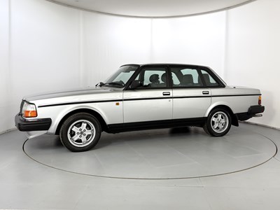 Lot 20 - 1989 Volvo 240 GLT