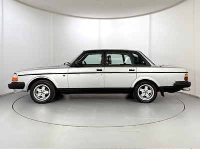 Lot 20 - 1989 Volvo 240 GLT
