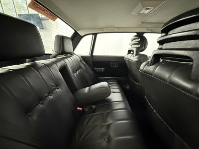 Lot 20 - 1989 Volvo 240 GLT