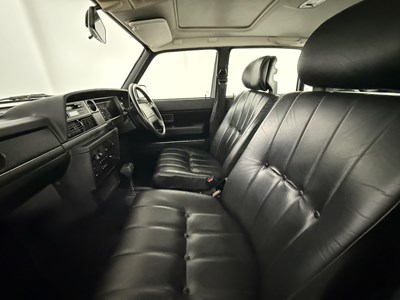 Lot 20 - 1989 Volvo 240 GLT