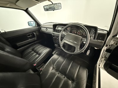 Lot 20 - 1989 Volvo 240 GLT