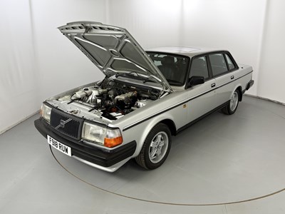 Lot 20 - 1989 Volvo 240 GLT