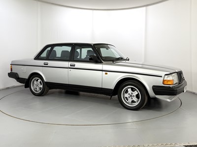 Lot 20 - 1989 Volvo 240 GLT