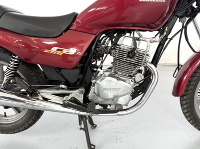 Lot 72 - 2000 Honda CB250 Nighthawk