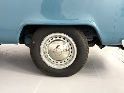 Lot 86 - 1971 Volkswagen T2 Dormobile