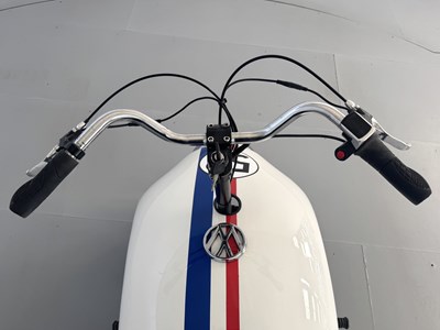 Lot 69 - Vauxpod 1000 Watt