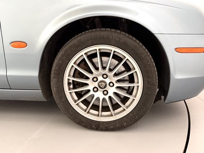 Lot 18 - 2006 Jaguar S Type